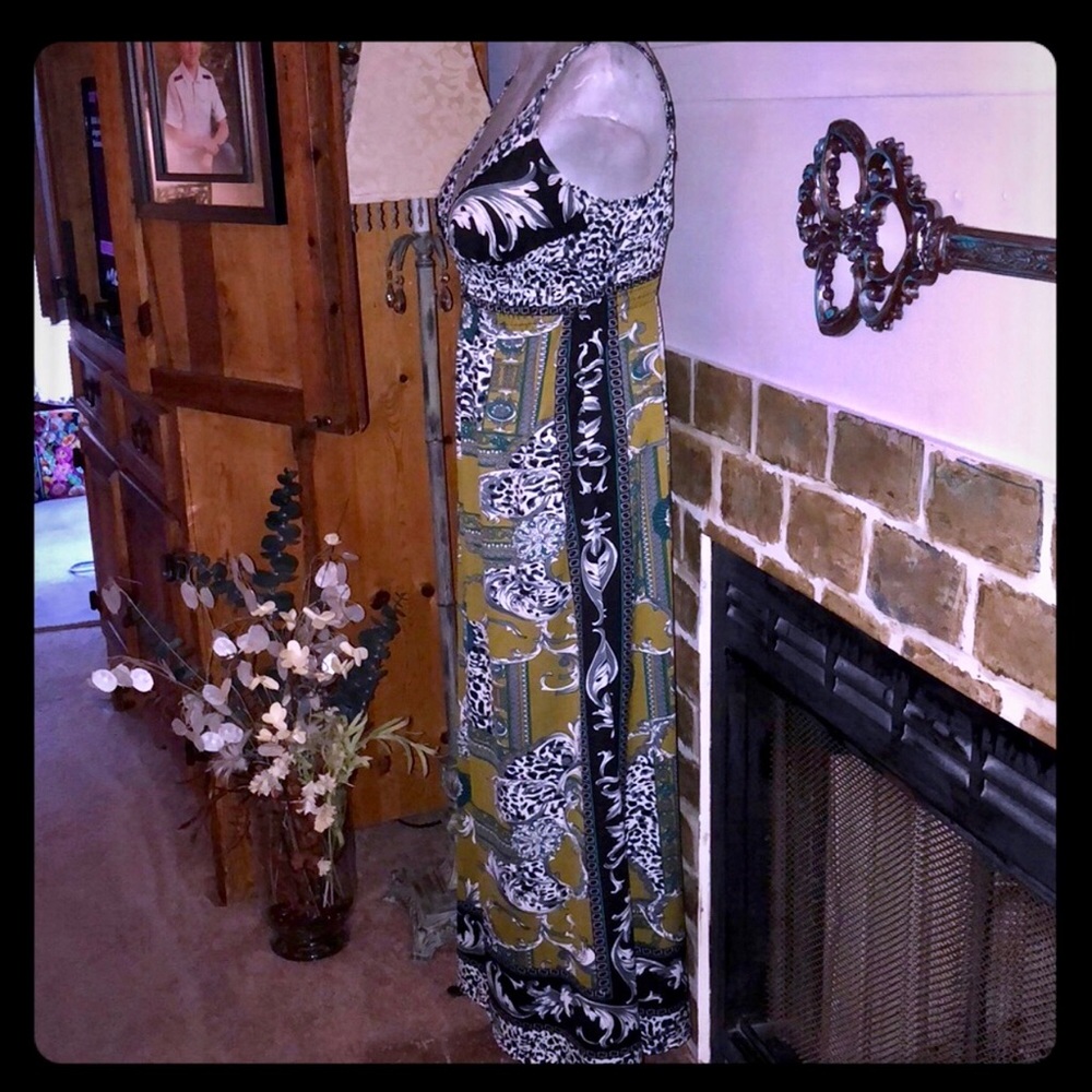 NWOT, Lady's Long Patterned Dress w/Empire Waist - Picture 3 of 7